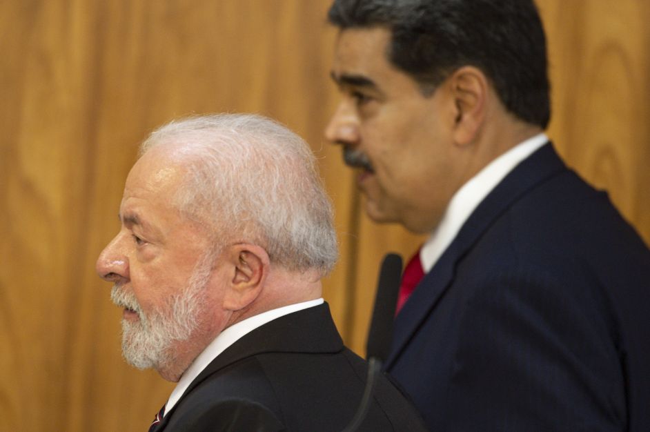 Podemos criticar entusiasmo de Lula, mas diálogo com Venezuela é necessário, diz professor