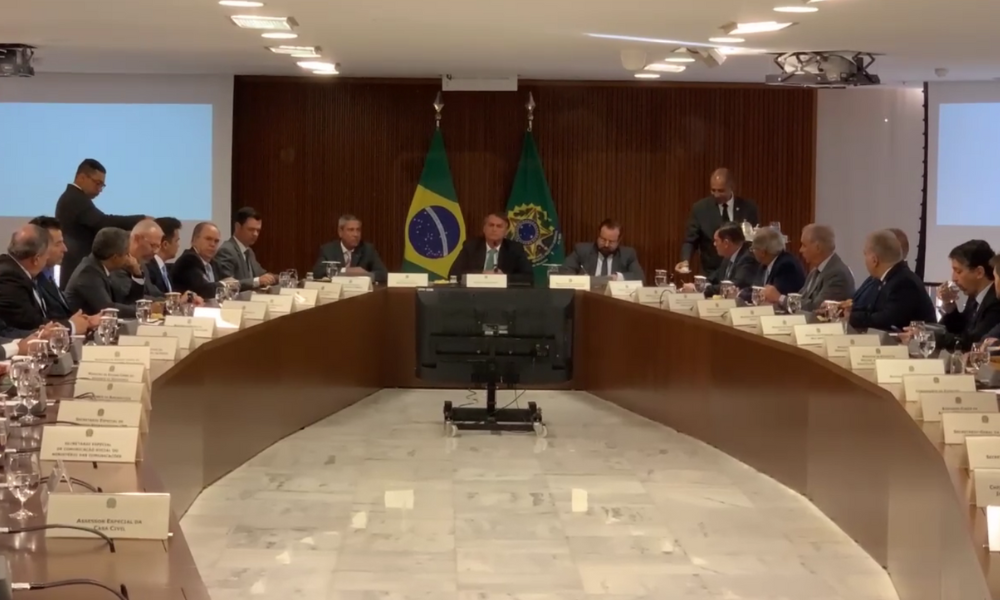 ‘Bolsonaro reitera postura de jamais recorrer à medida de força contra ordem democrática’, diz defesa do ex-presidente sobre vídeo