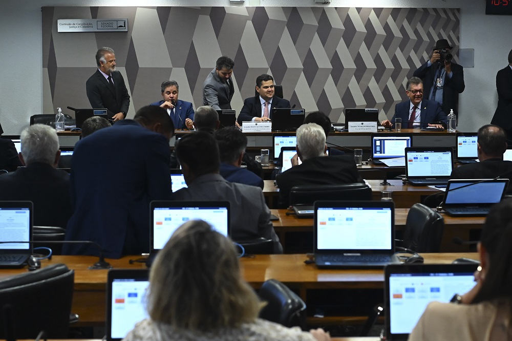 CCJ do Senado volta a analisar a ‘PEC das Praias’ nesta semana