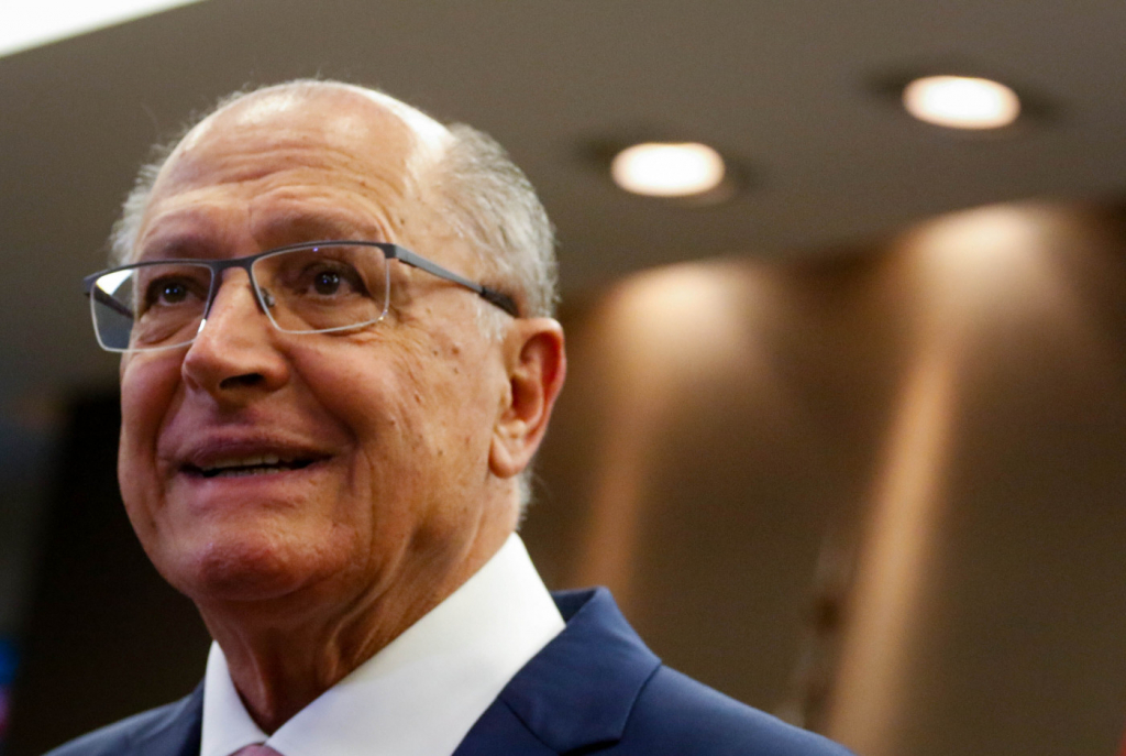 Alckmin discute tarifas com secretário de Trump nesta quinta