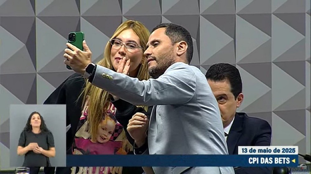 Senador interrompe CPI, elogia ‘pré-treino’ de Virgínia Fonseca e pede vídeo da influenciadora