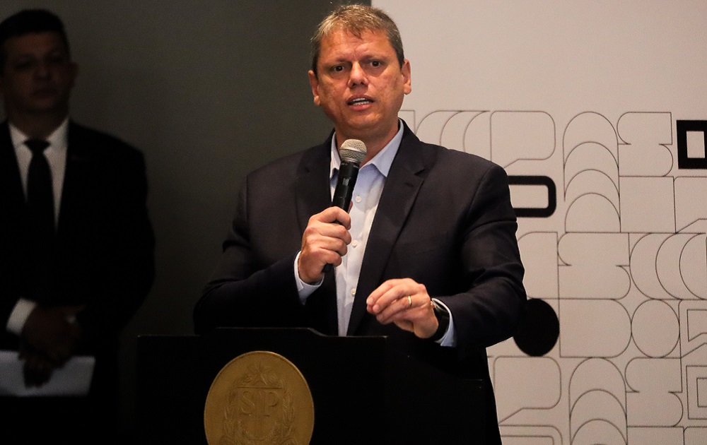 Tarcísio quer escolas para filhos de PMS a partir do ano que vem