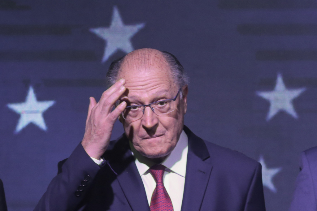 ‘Queremos cumprir arcabouço e temos compromisso com déficit zero’, diz Alckmin