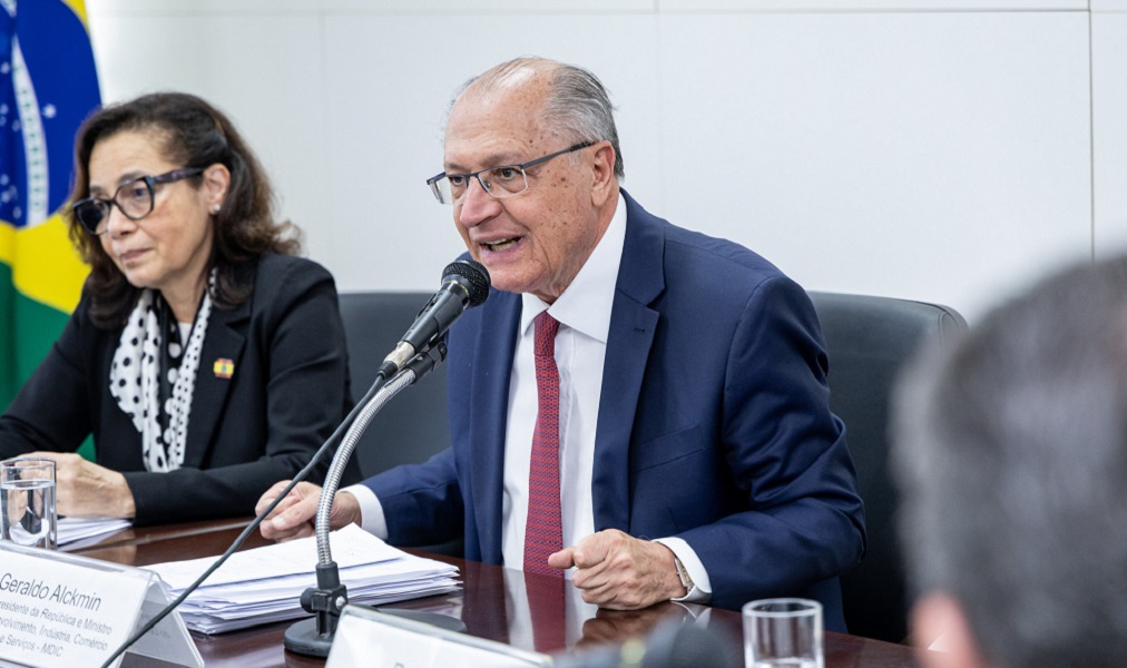 Alckmin reage à investigação dos EUA e diz que Pix é exemplo para o mundo