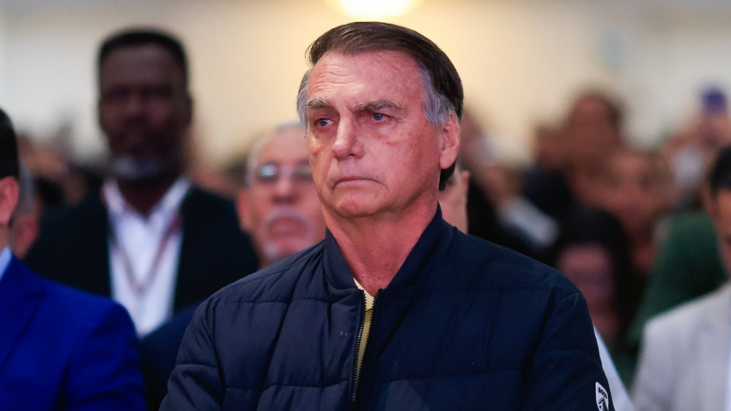 Bolsonaro pede autorização ao STF para receber visita de vice-presidente do PL