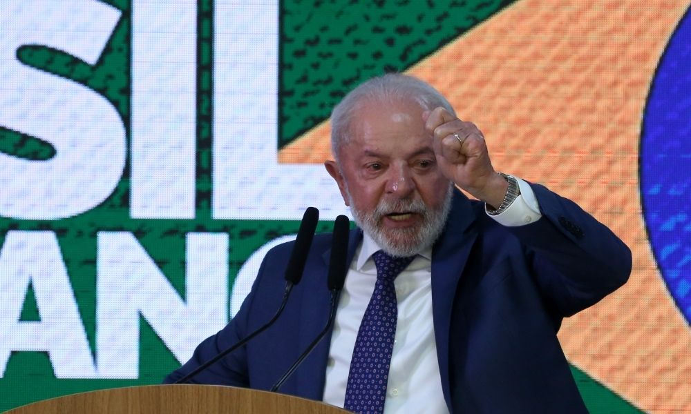 Lula veta mudanças na Lei da Ficha Limpa