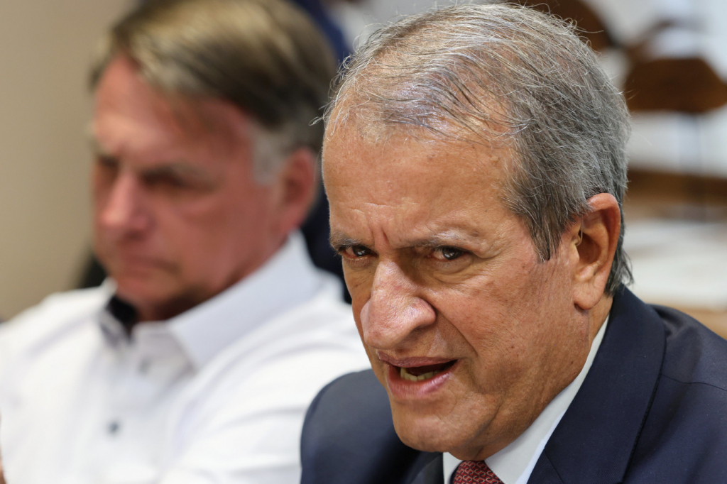 Valdemar a Eduardo Bolsonaro: ‘Diferente de você, respeito muito seu pai’