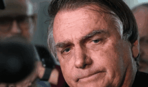 PL corta salário de Bolsonaro para cumprir lei: ‘Infelizmente’