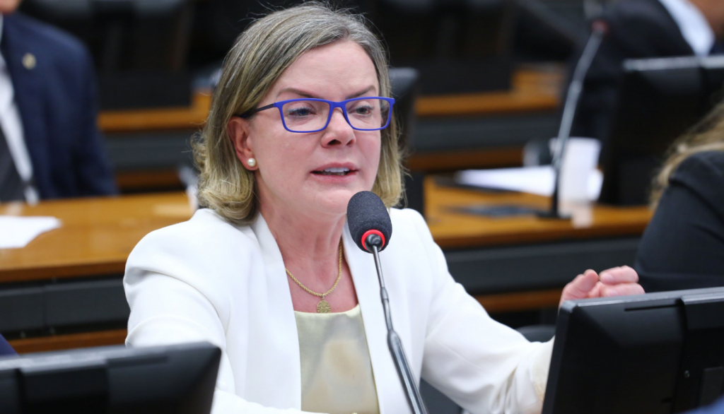 Gleisi rebate declarações de Tarcísio e diz que ele é ‘cara de pau’