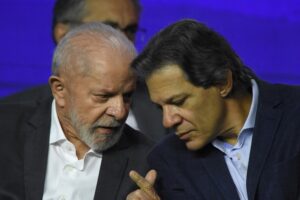 Haddad nega ter tratado sobre eleições com Lula durante jantar no Alvorada
