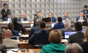 Mulher de operador da Conafer passa mal e depoimento na CPI do INSS é interrompido