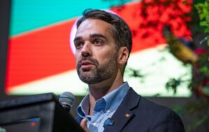 ‘Não dá para buscar soluções externas’, diz Leite PCC e CV