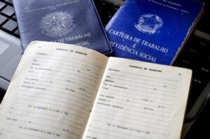 Lula sanciona lei que obriga empresas a orientarem funcionários sobre saúde preventiva