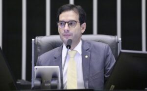 Fim da escala 6×1: relator diz que folga semanal de dois dias começará a valer em 2026