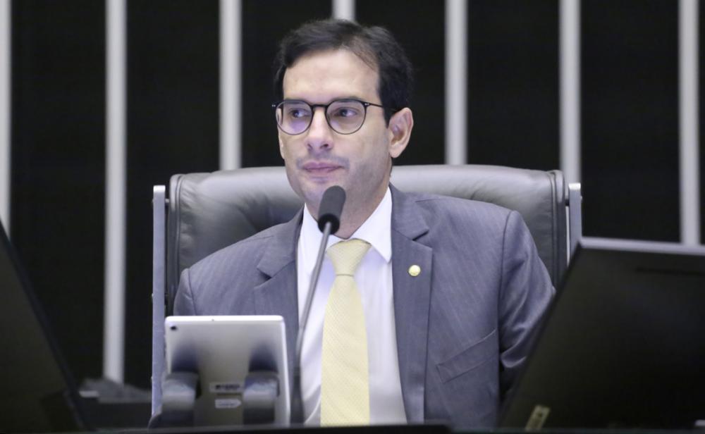 Fim da escala 6×1: relator diz que folga semanal de dois dias começará a valer em 2026