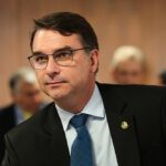 Flávio critica uso de verba pública para ‘propaganda política’ ao defender investimento de Vorcaro